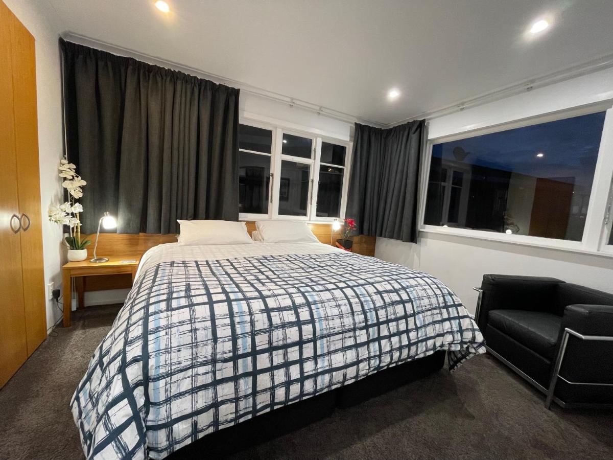 Ocean Front East End Beach House New Plymouth Exterior photo